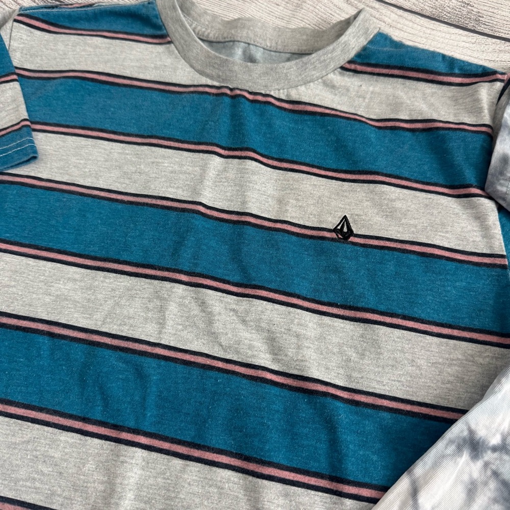 Volcom Tees - Picture 3 of 4